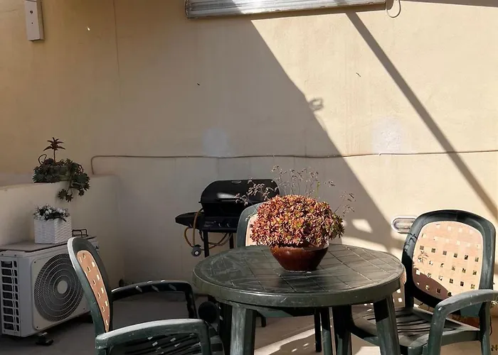 Central Sliema Stay Cozy For 4 Guests, Air-Conditioned, Self Check-In